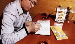 4月份卓伟爆料新闻报道,娱乐圈再掀风波，明星隐私再遭曝光