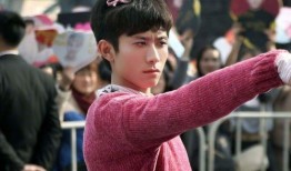 罗杰导演爆料杨紫视频,揭秘明星幕后生活点滴