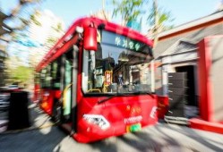 巴士在线观看,穿梭光影，尽享视听盛宴